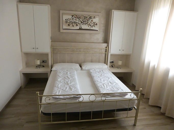 Bedroom 2, Apartment in Tignale with Lake Garda Views, Brescia