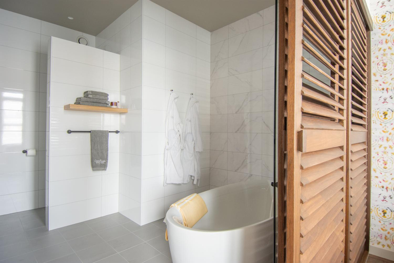 Bathroom 3, Boutique Hotel Catshuis, Leeuwarden