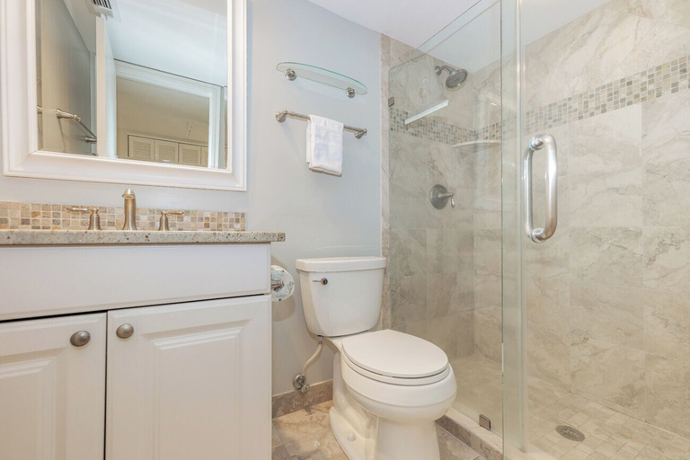 Bathroom 4, Hickory Cove 47 by Hilton Head Retreats, Beaufort