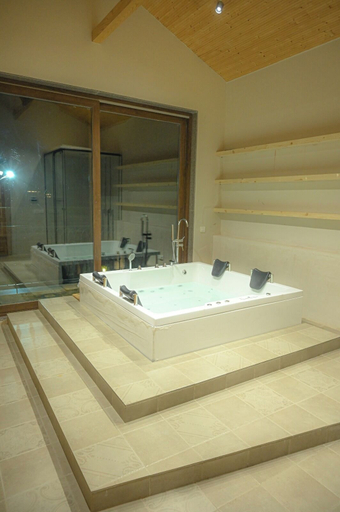 Bathroom 3, Rajbagh Mashobra, Shimla