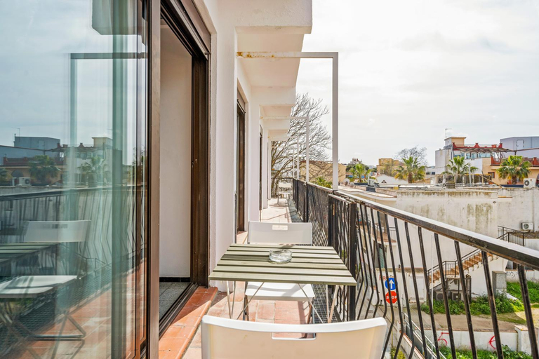 Others 3, Hostal La Marina, Girona