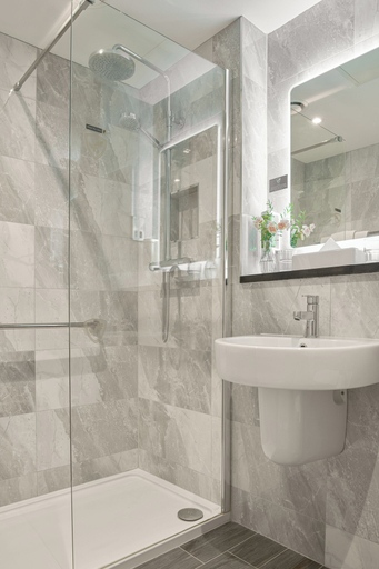 Bathroom 3, THE RINE