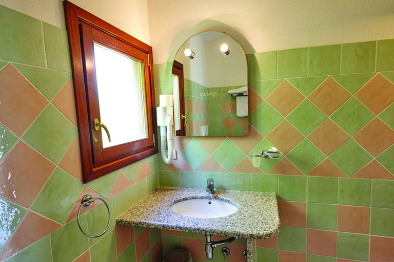 Bathroom 5, Hotel Cala Mirto, Nuoro