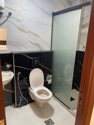 Bathroom 3, Al Ahfad Hotel Apartments, Wadi Essier