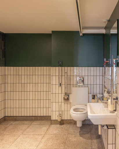 Bathroom 4, The Gate London City, London