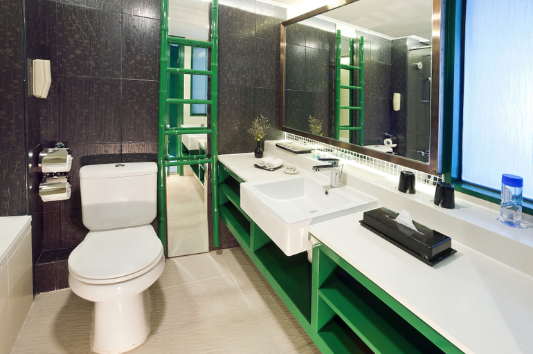 Bathroom 5, Riviera Hotel Macau, Macao