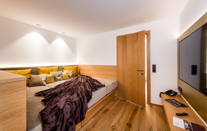 Bedroom 2, Almhotel Hochhaderich, Bregenz