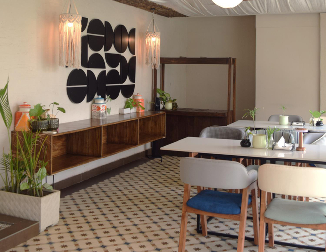 Food & Drinks, Cape House, Amritsar