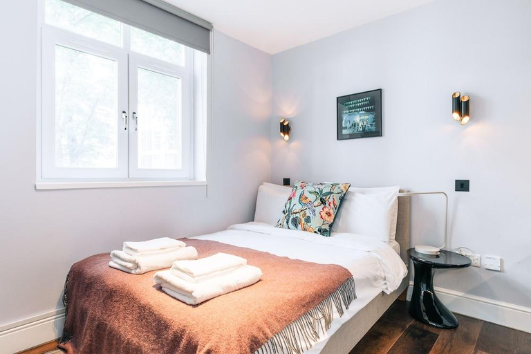 Bedroom 2, The Knaresborough by Aura Collection, London