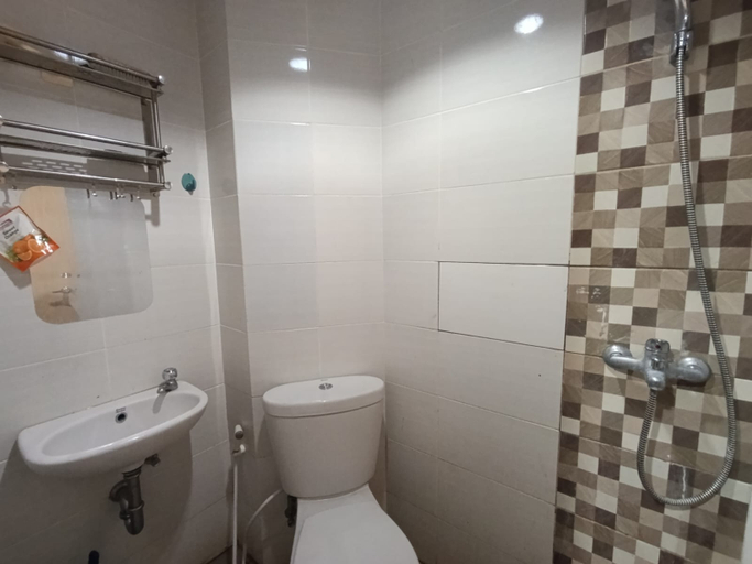 Bathroom, Apartemen Alton by Nara, Semarang