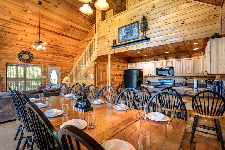 Food & Drinks, Bear Hunter by Jackson Mountain Rentals, Sevier