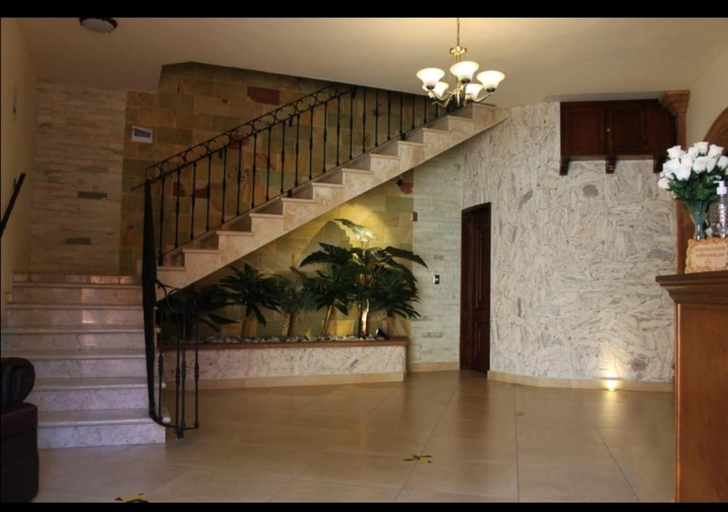 Others 5, Hotel San Diego, Ezequiel Montes