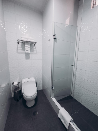 Bathroom 4, QASA Arequipa by Nomad, Arequipa