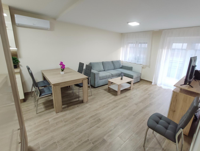 Others 5, Trika Apartman, Sárvár