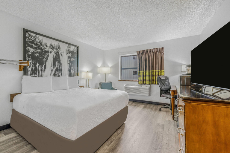 Bedroom 4, Super 8 by Wyndham Arcata, Humboldt