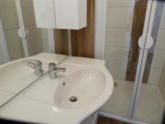 Bathroom 4, Hotel-Restaurant zum Donaueck Mauthausen, Linz Land