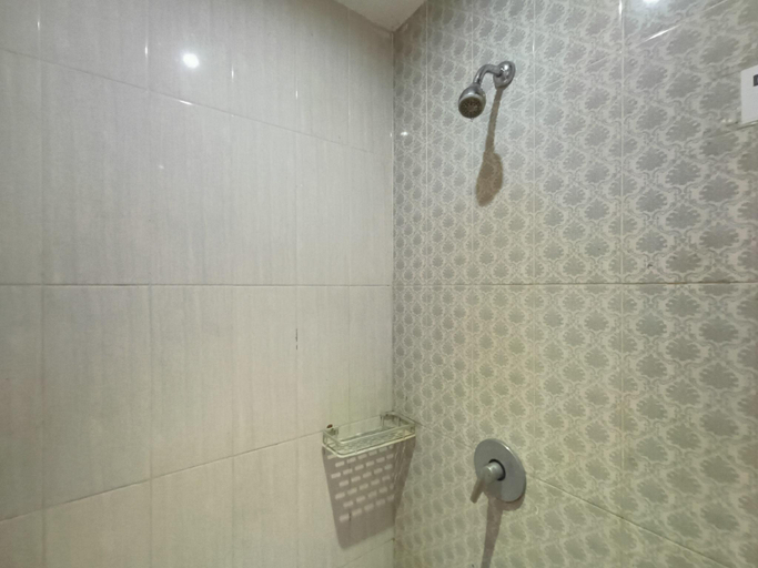 Bathroom 10