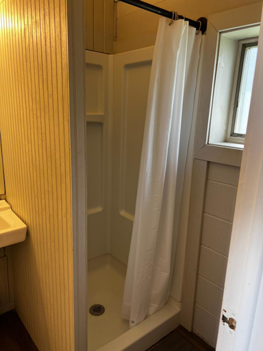 Bathroom 3, The Cedar Motel, Erie