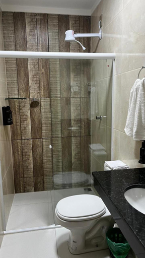 Others 3, Hotel Durma Bem, Nossa Senhora de Lourdes