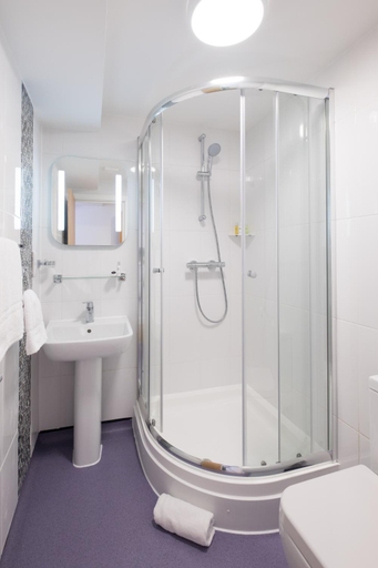 Bathroom 4, Signature Hotel, London