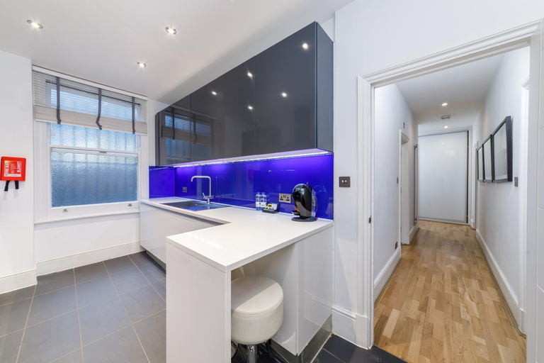 Bathroom 3, Garrick Mansions, London