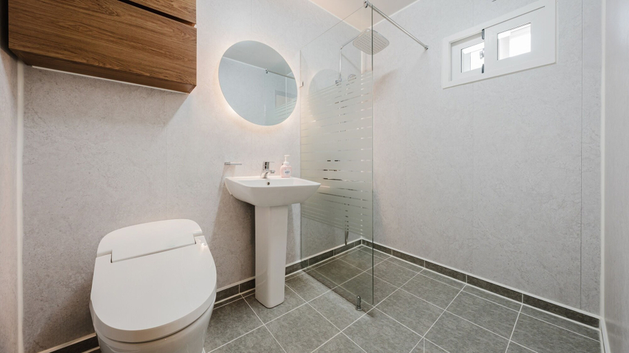 Bathroom 4, Yeongheungdo Stay Noc Pool Villa, Ongjin
