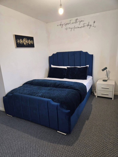 Room 2, West Winds Featherstone in Wolverhampton, Staffordshire