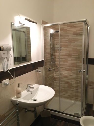 Bathroom 2, Alloggio Urbano - Stazione, Terni