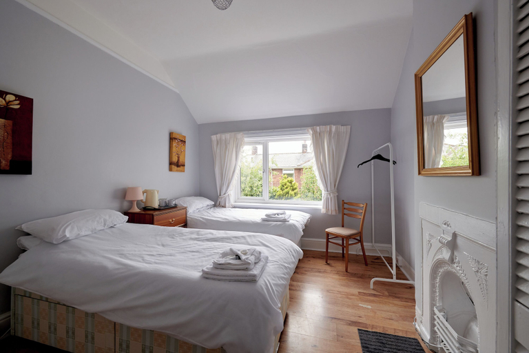 Bedroom 3, Detached 3 Bed House, Ideal for Long Stays & Pets, Flintshire