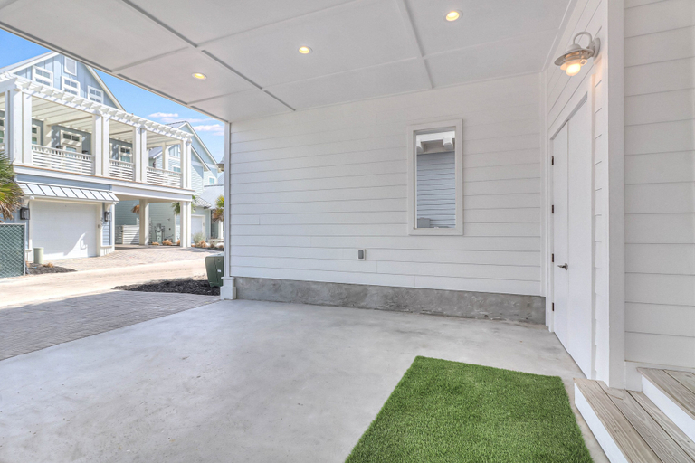 Exterior & Views, Pink Lady 216 LAU, Nueces