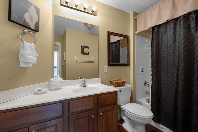 Bathroom 4, Seychelles 209, Bay