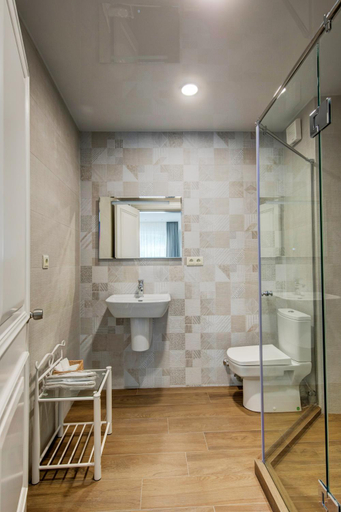 Bathroom 4, Hotel Passport Tbilisi, Tbilisi