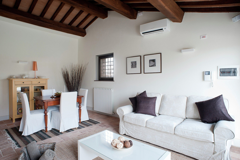 Living room 4, Modern Holiday Home in Foligno - Loc. With Pool, Perugia