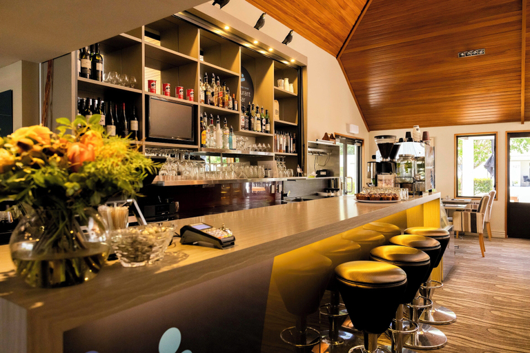 Food & Drinks 2, Airport Gateway Christchurch, Christchurch