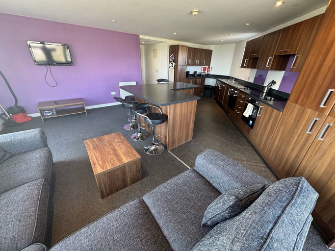Others 5, Double Room @ Derriford Stays by Pureserviced, Plymouth