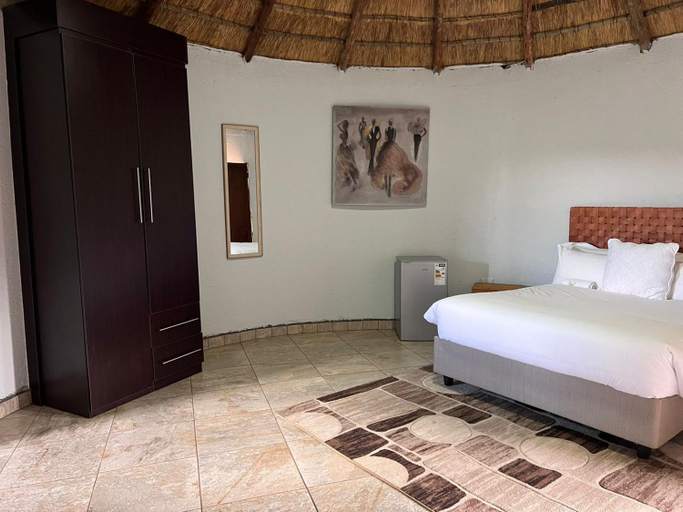 Bedroom 2, THE BRIDGE BOUTIQUE LODGE, Capricorn