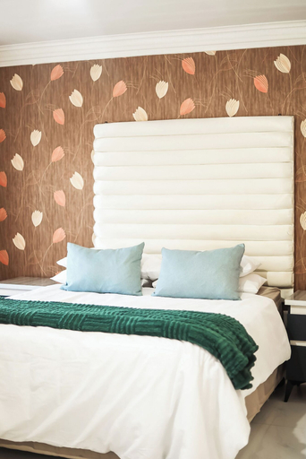 Others 4, Serenity heights Backpackers & Tours