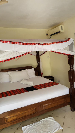 Bedroom 2, Maasai Resort, Kisauni