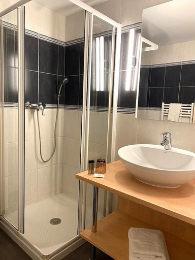 Bathroom, Hotel Le Bellevue, Isère