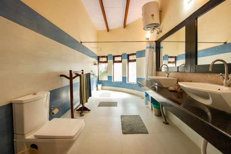 Bathroom 3, Mela Kothi - The Chambal Safari Lodge, Agra