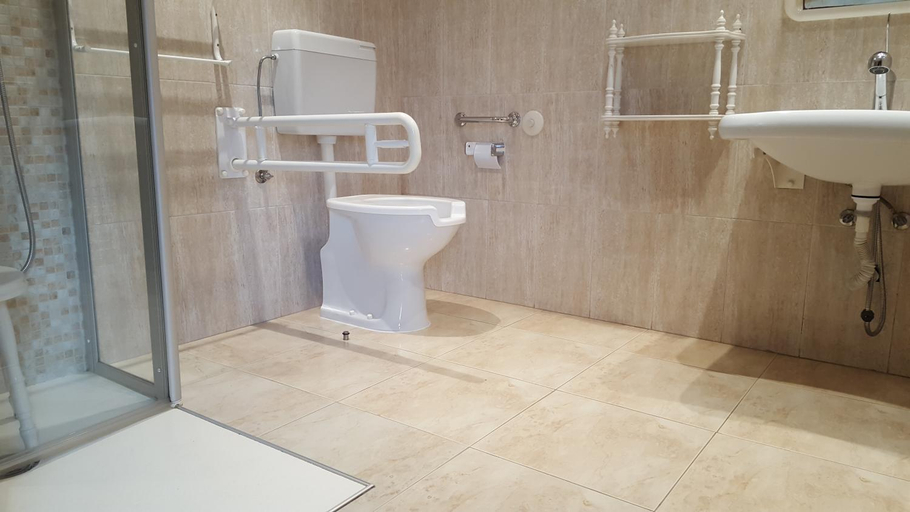 Bathroom 3, Hotel Troncoso, Pontevedra