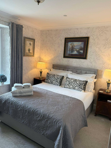 Bedroom 2, Burford Lodge - Adults only, Oxfordshire