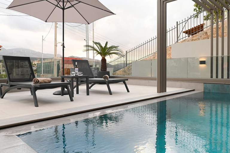 Room 4, MGK Complex Suite Private Pool Ground Floor, Crete