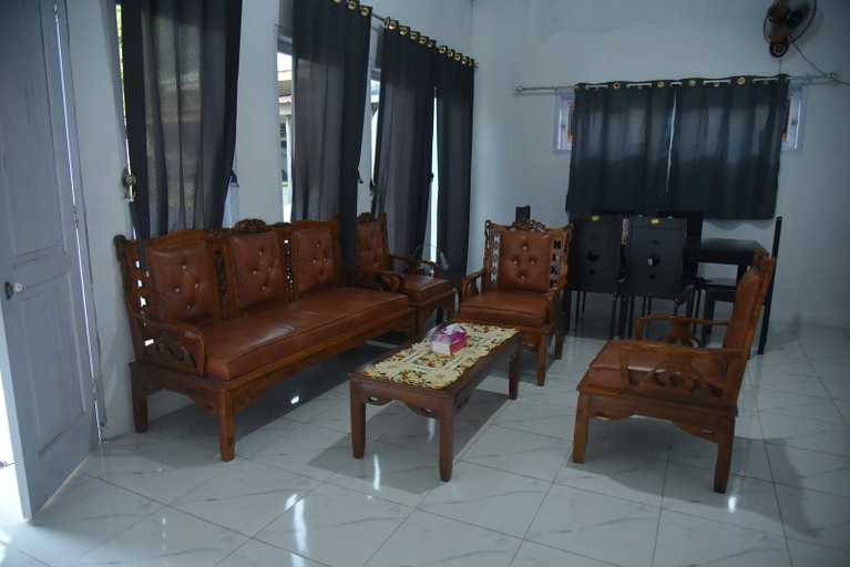 Others 2, Homestay Aura II, Pariaman