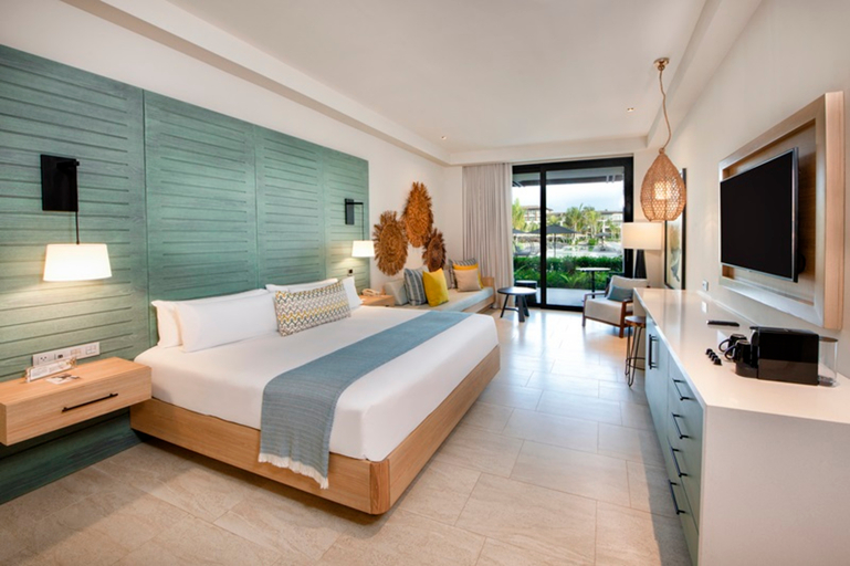 Bedroom 4, Adults Only Club at Lopesan Costa Bavaro, Salvaleon de Higuey