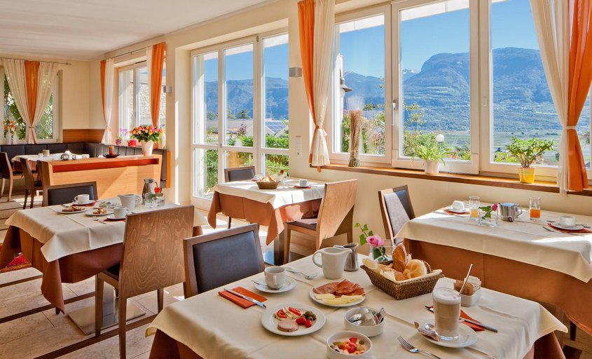 Food & Drinks 4, Ansitz am Eck by Hotel Pernhof, Bolzano