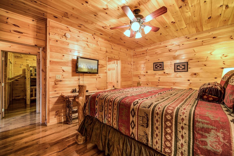 Bedroom 3, Bear Hunter by Jackson Mountain Rentals, Sevier