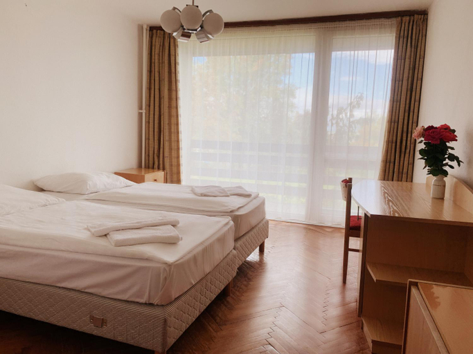 Bedroom 2, Riviera Park Hotel, Balatonföldvári