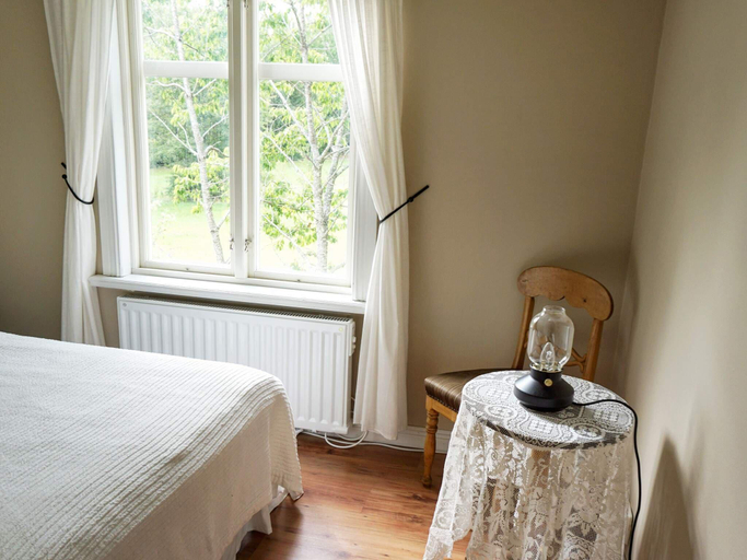 Bedroom 2, Historic Cottage by Lake Yngern, Nykvarn