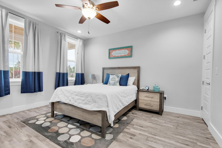 Bedroom, Blue Mermaid, Bay